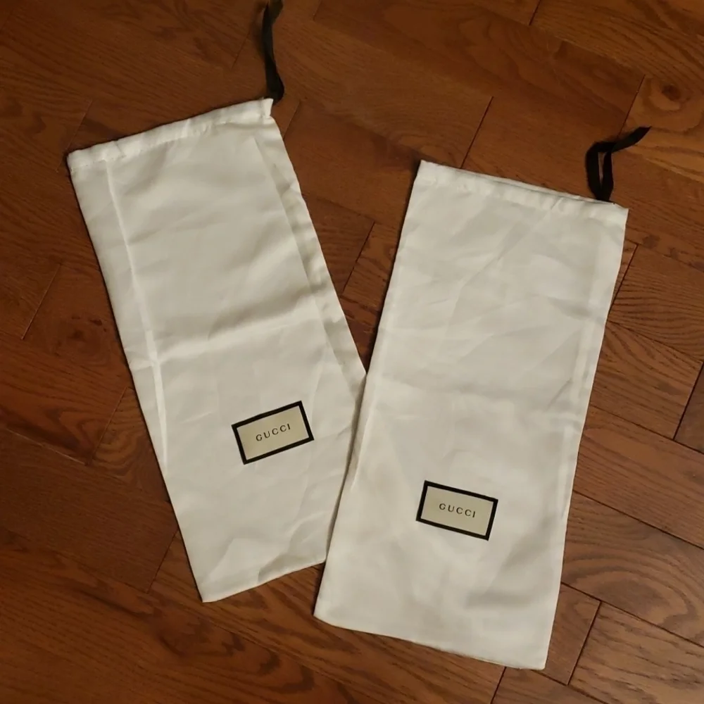 GUCCI dust bags 2 are in this purchase